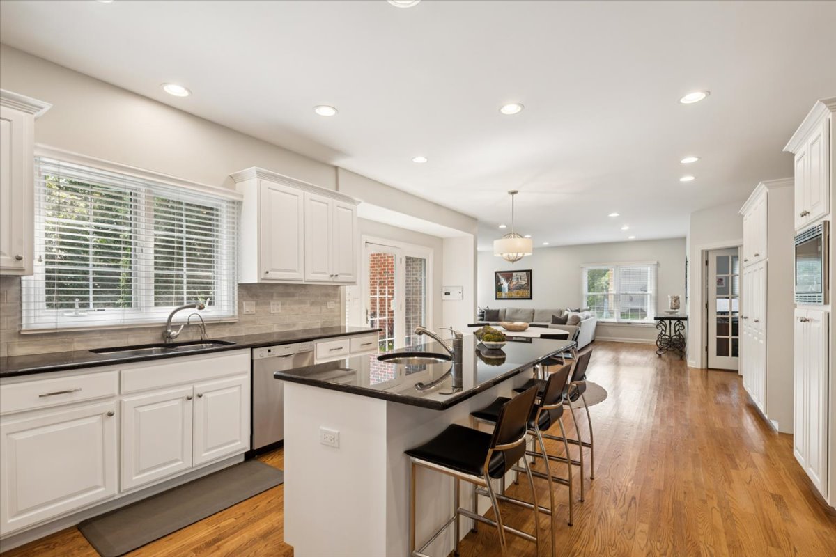 1131 Linden Ave Deerfield, IL 60015