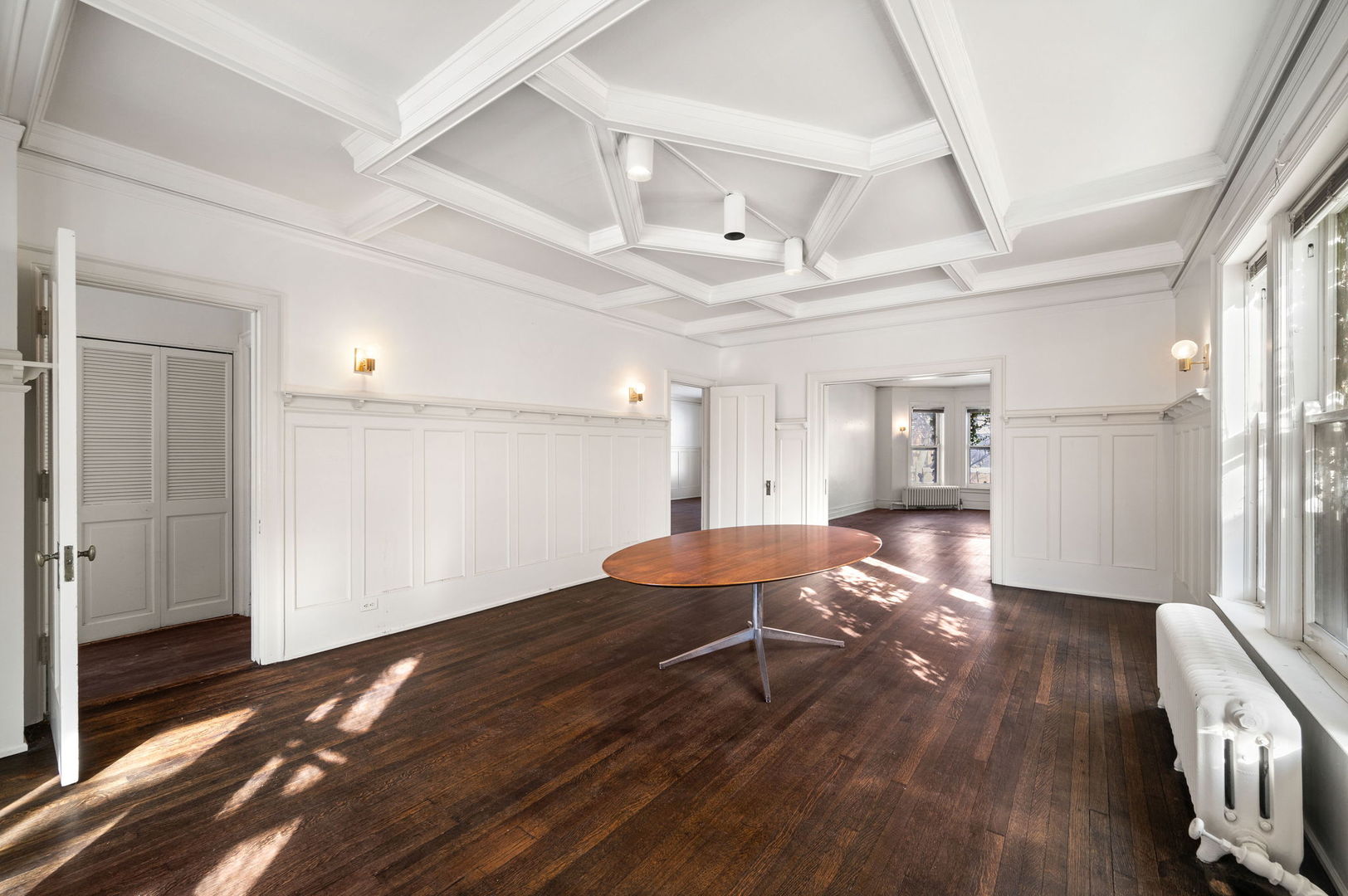 4254 N Hazel St Chicago, IL 60613