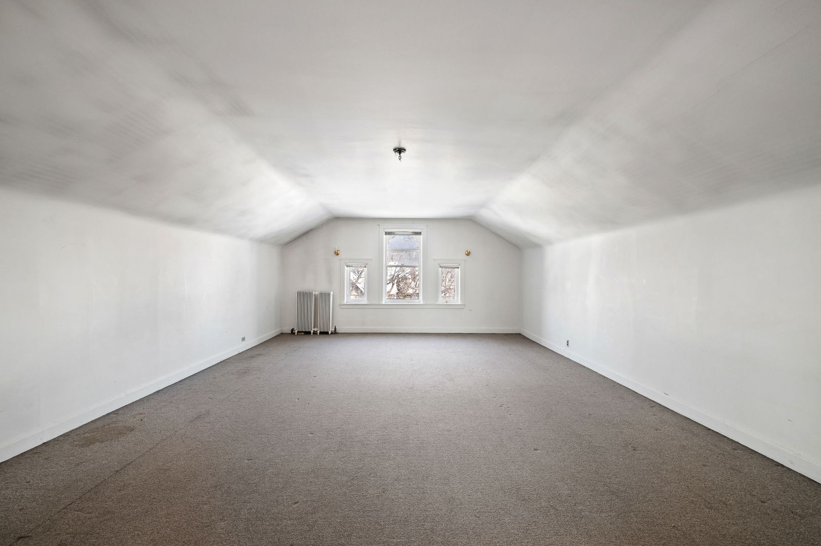 4254 N Hazel St Chicago, IL 60613