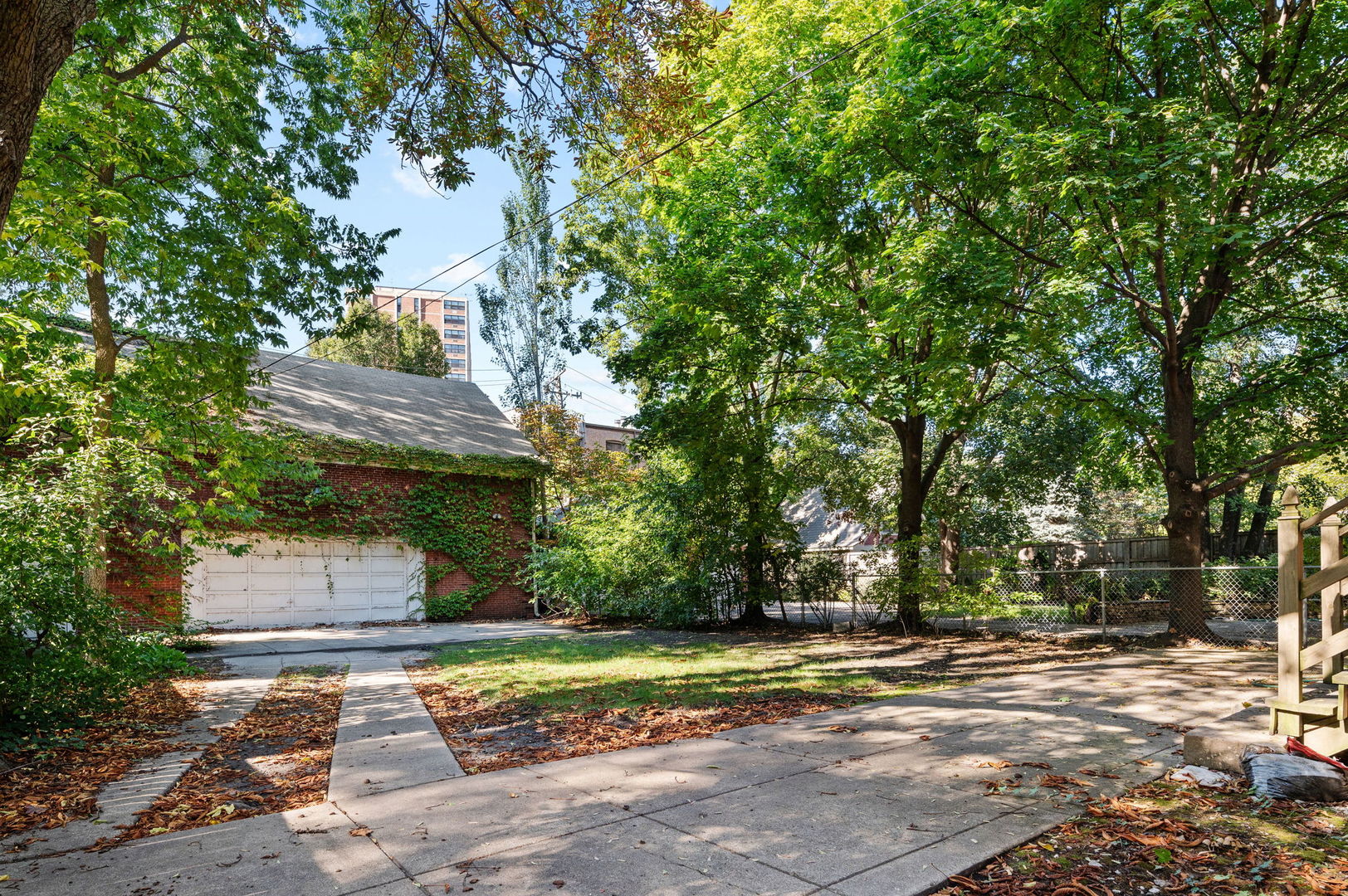 4254 N Hazel St Chicago, IL 60613