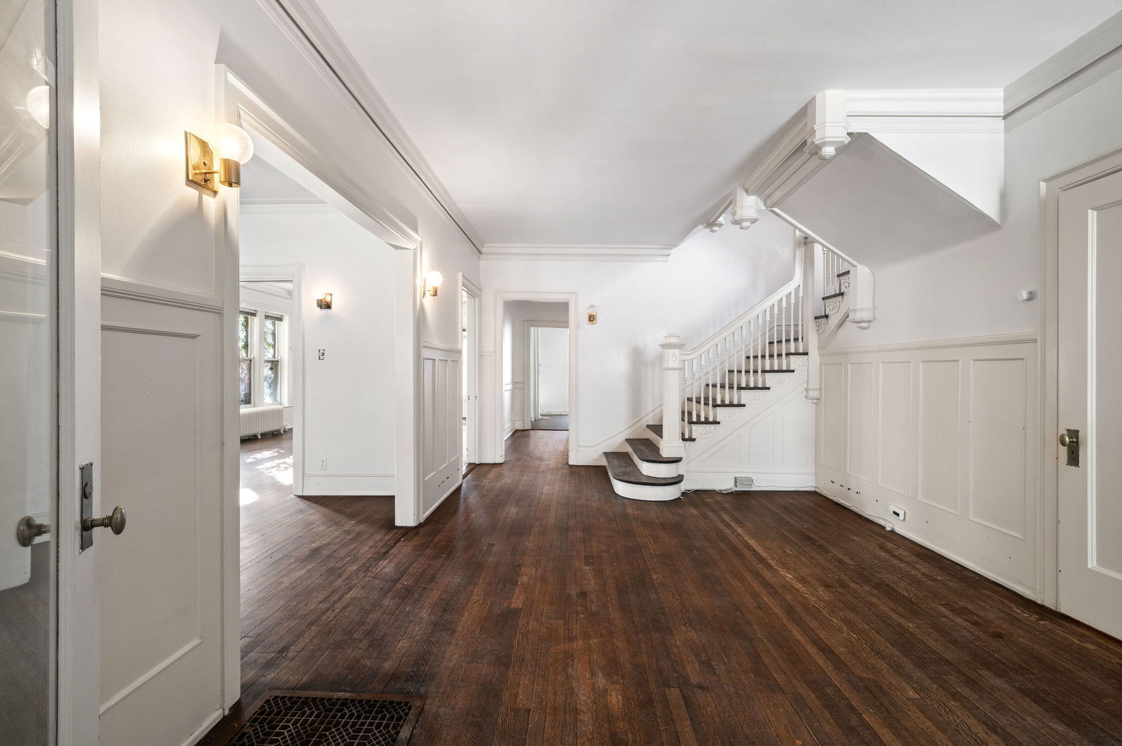 4254 N Hazel St Chicago, IL 60613