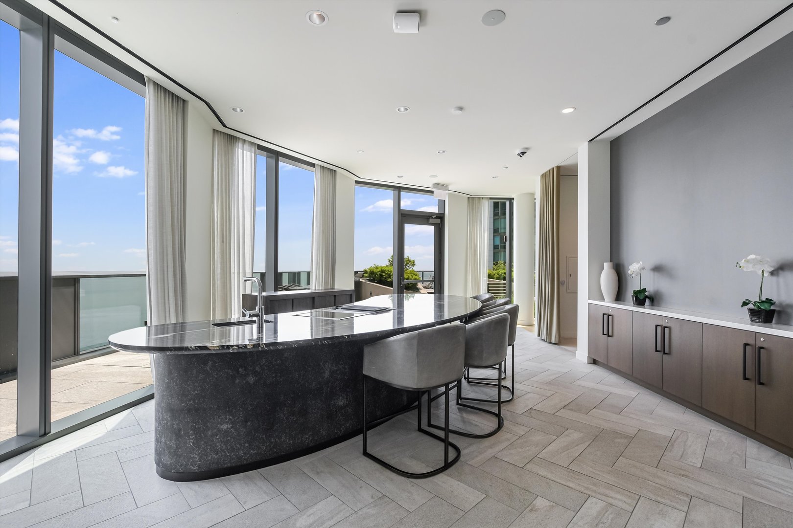 211 N Hbr Dr #4107 Chicago, IL 60601