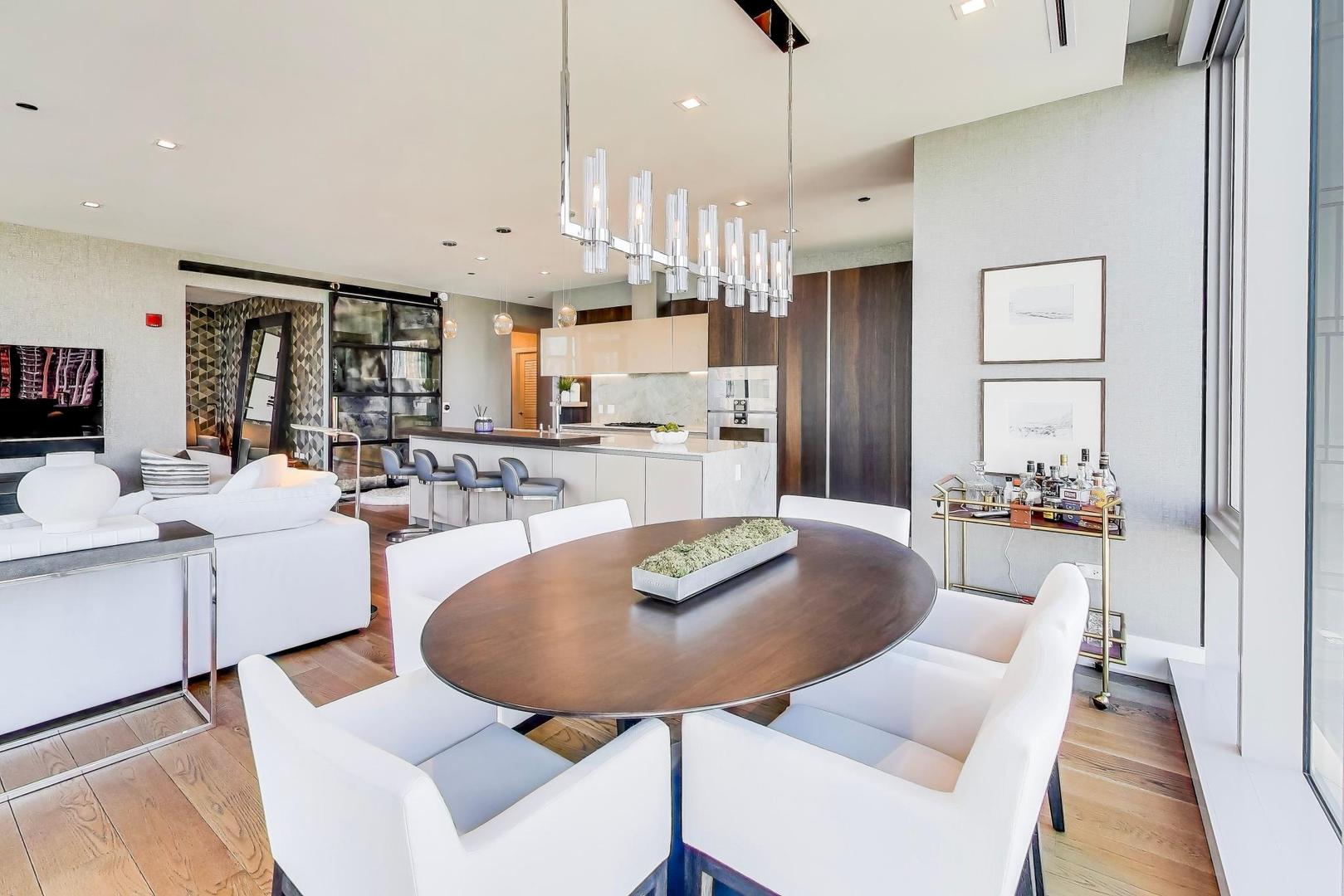 363 E Wacker Dr #2108 Chicago, IL 60601