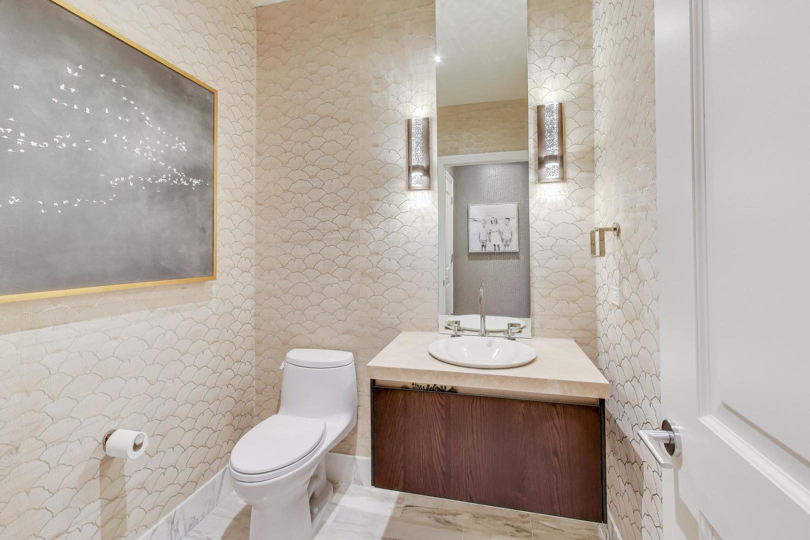 363 E Wacker Dr #2108 Chicago, IL 60601