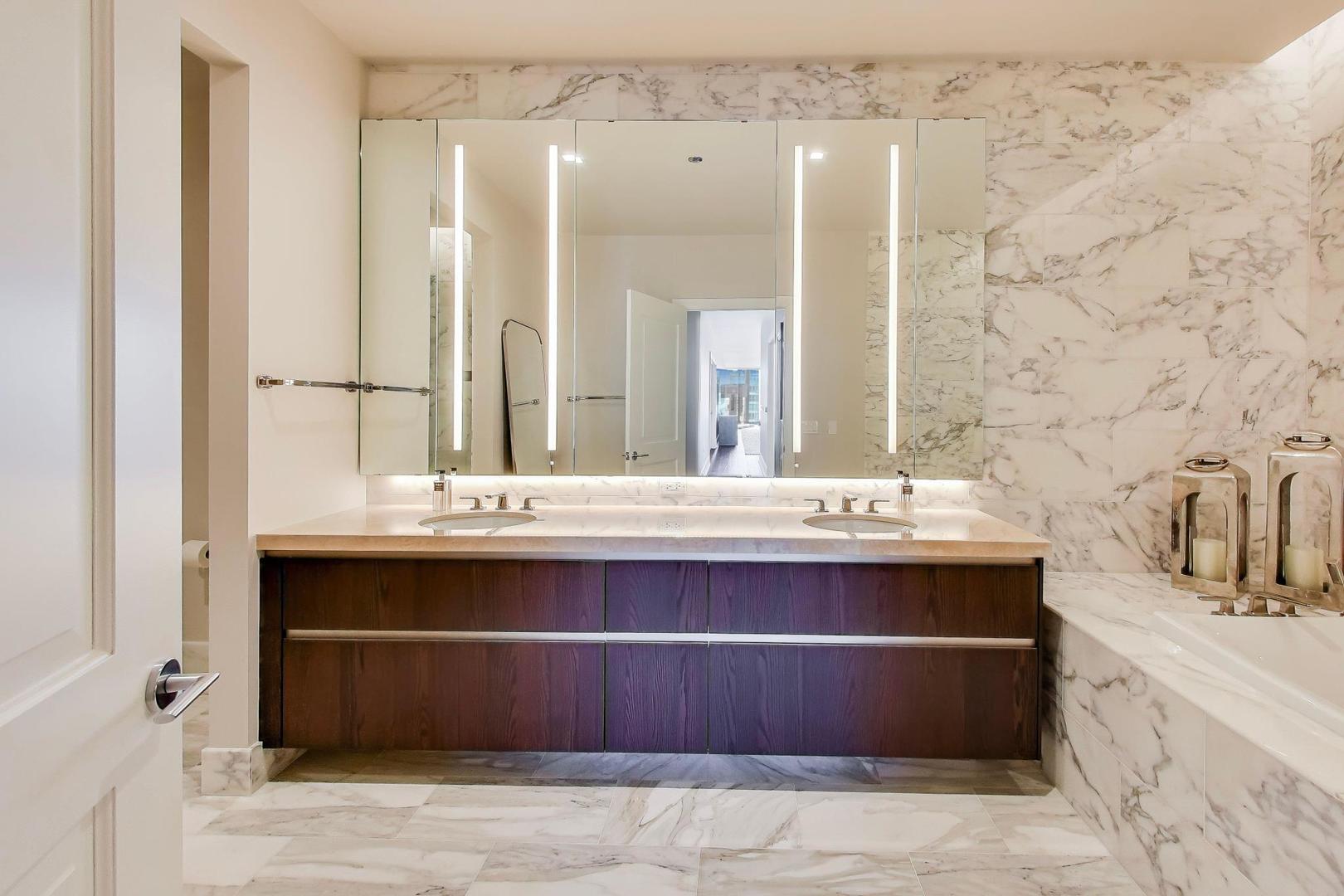 363 E Wacker Dr #2108 Chicago, IL 60601