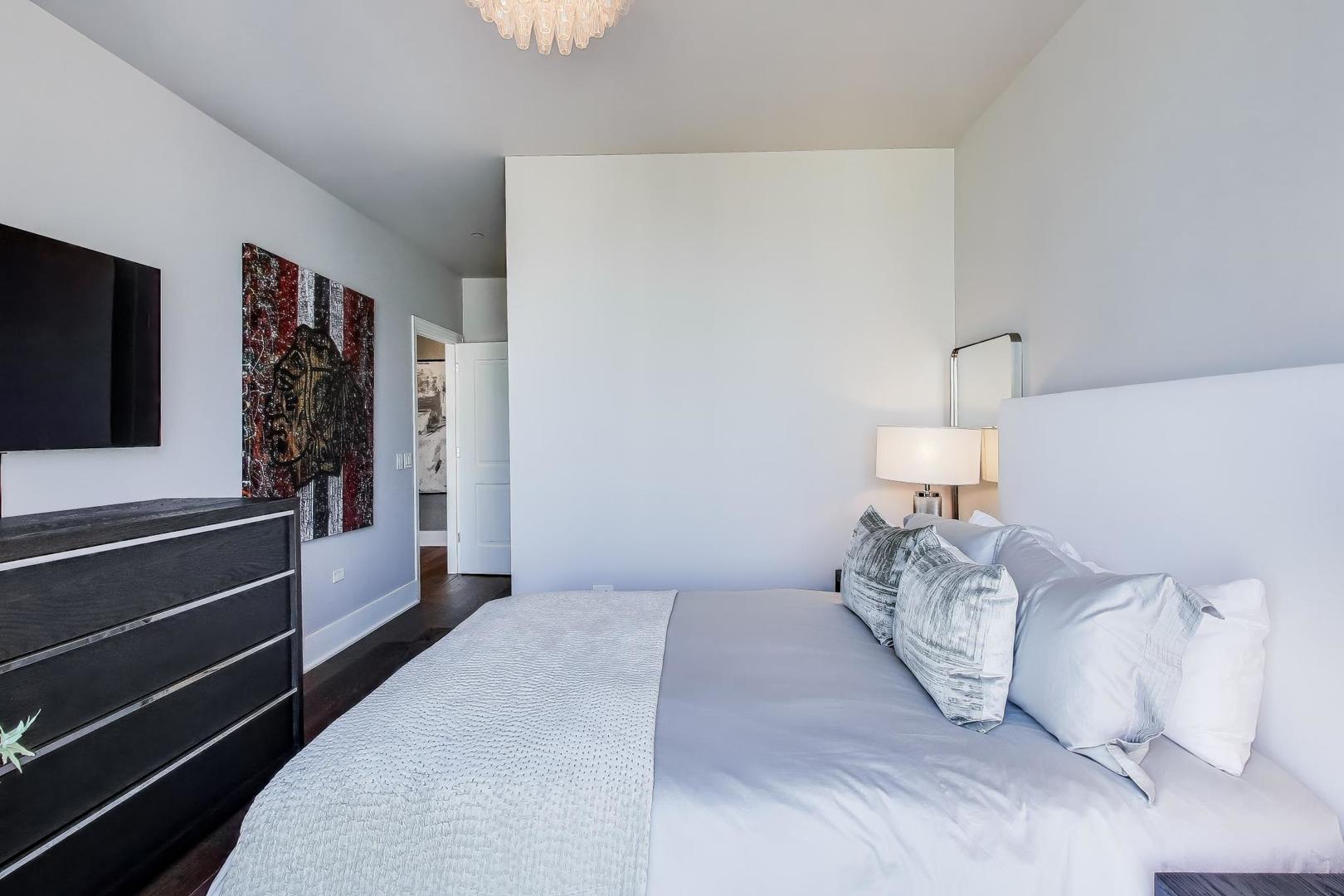 363 E Wacker Dr #2108 Chicago, IL 60601