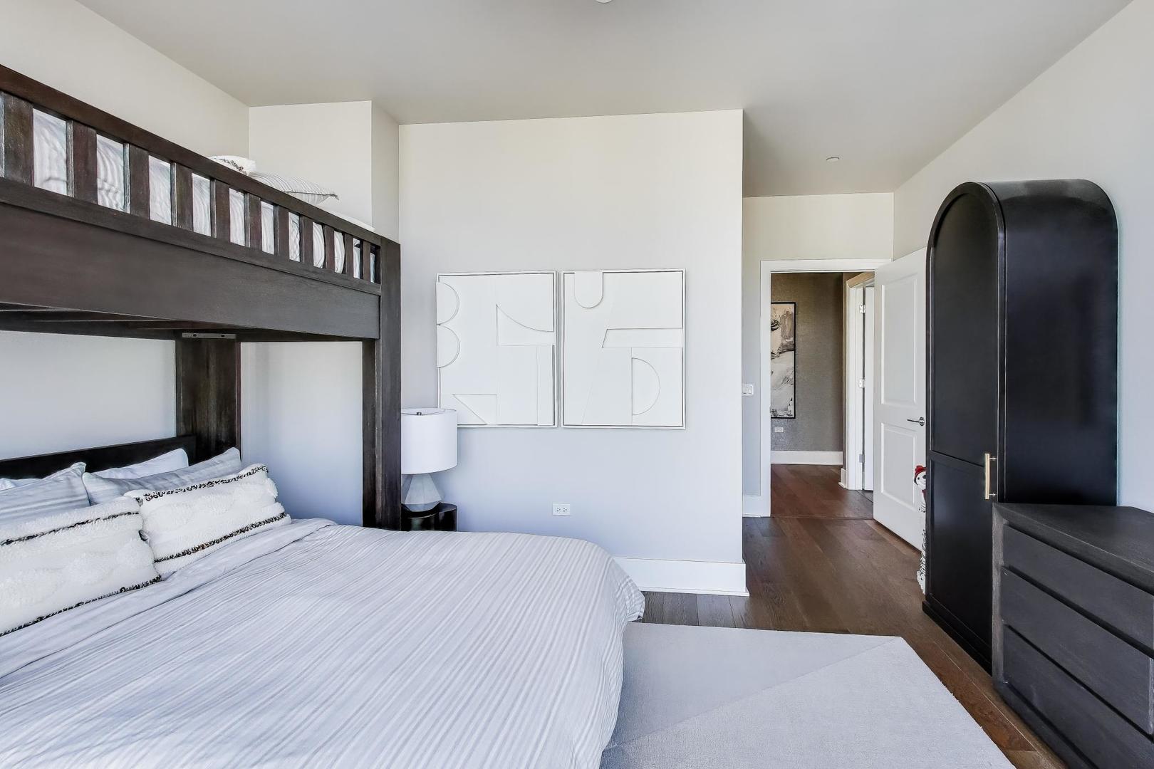 363 E Wacker Dr #2108 Chicago, IL 60601