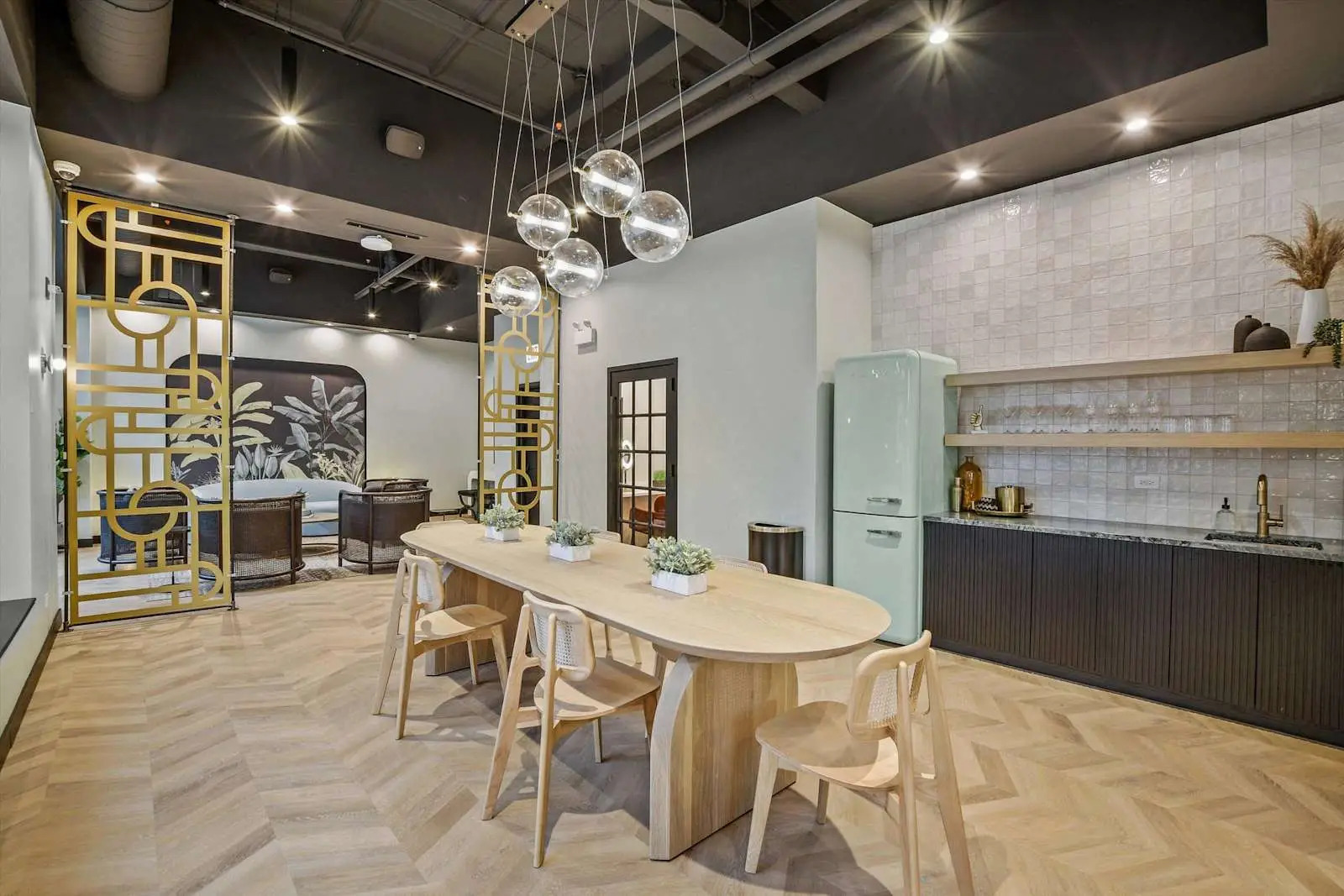 1211 N LASALLE St #1801 Chicago, IL 60610