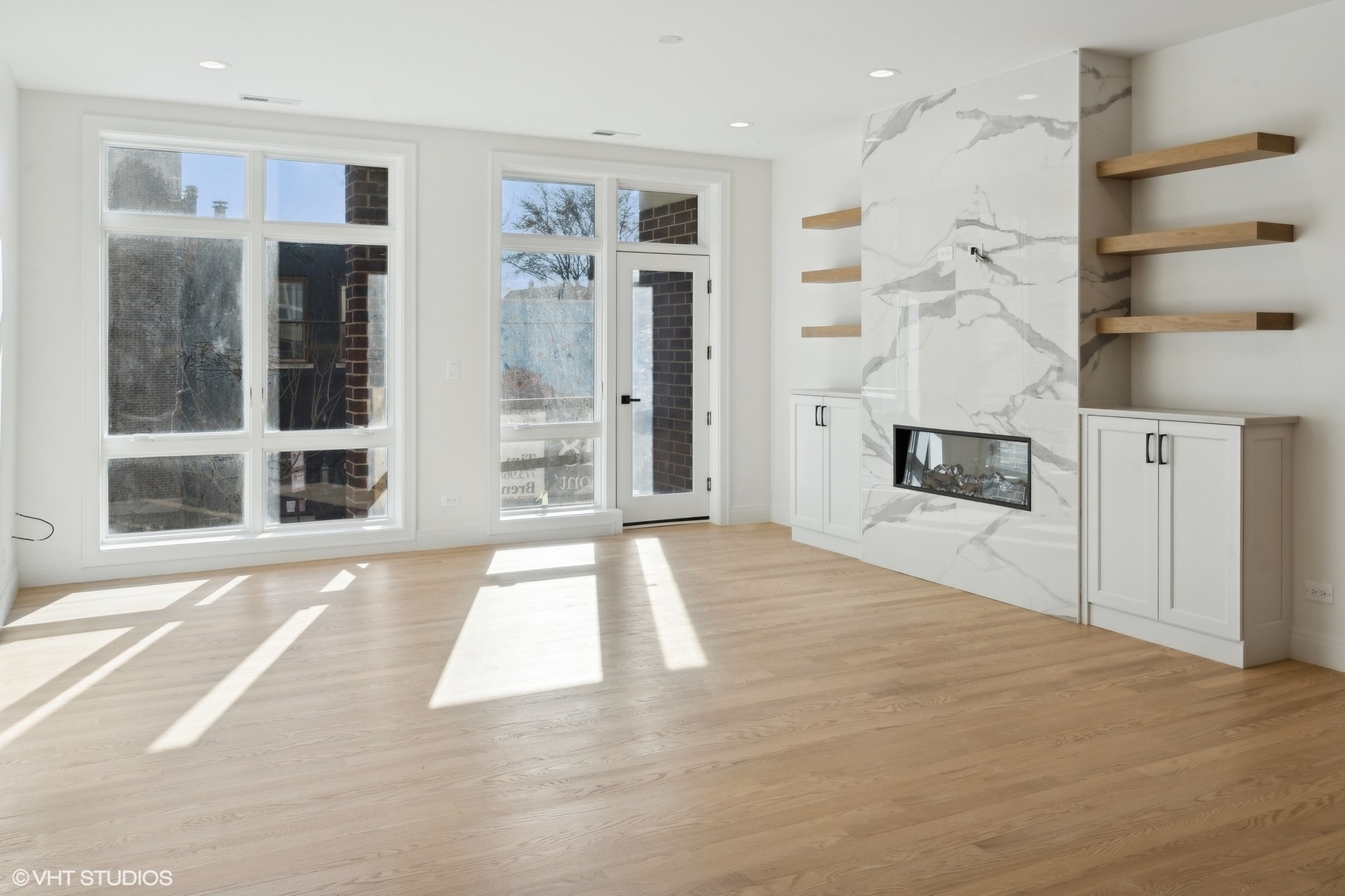 1218 W Belmont Ave #302
