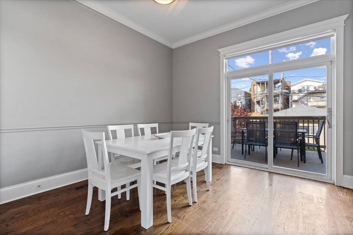 1134 W ADDISON St Chicago, IL 60613