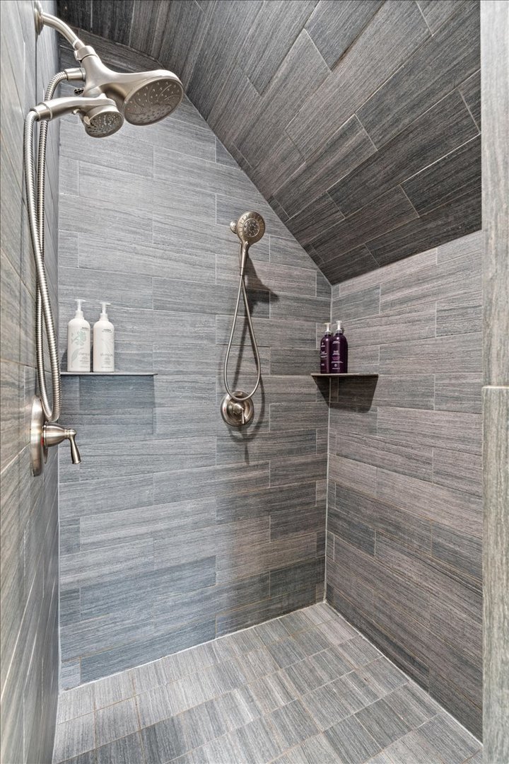 1134 W ADDISON St Chicago, IL 60613