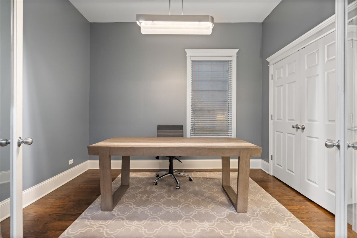 1134 W ADDISON St Chicago, IL 60613