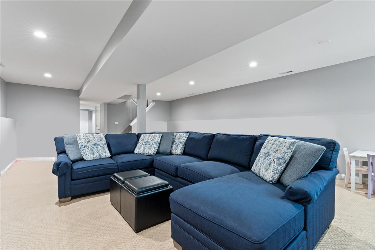 1134 W ADDISON St Chicago, IL 60613