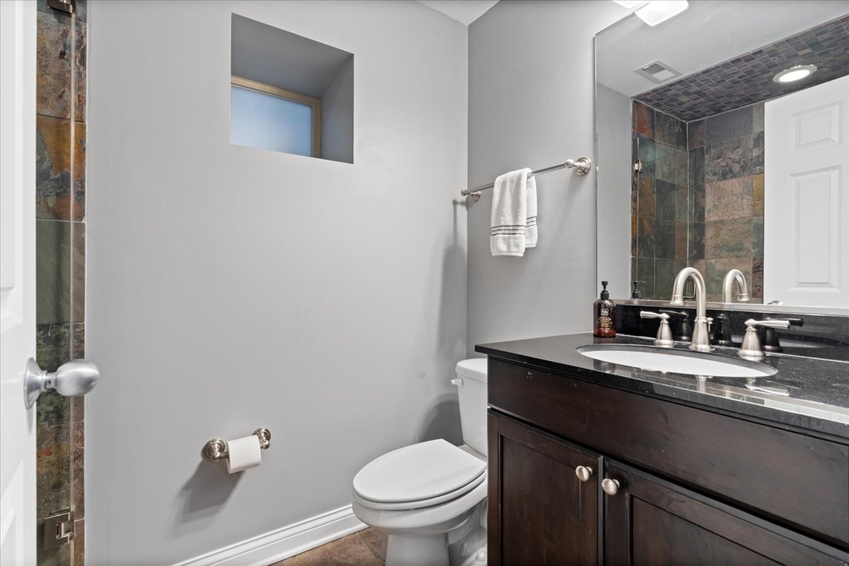 1134 W ADDISON St Chicago, IL 60613