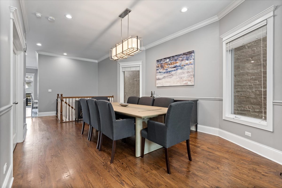 1134 W ADDISON St Chicago, IL 60613