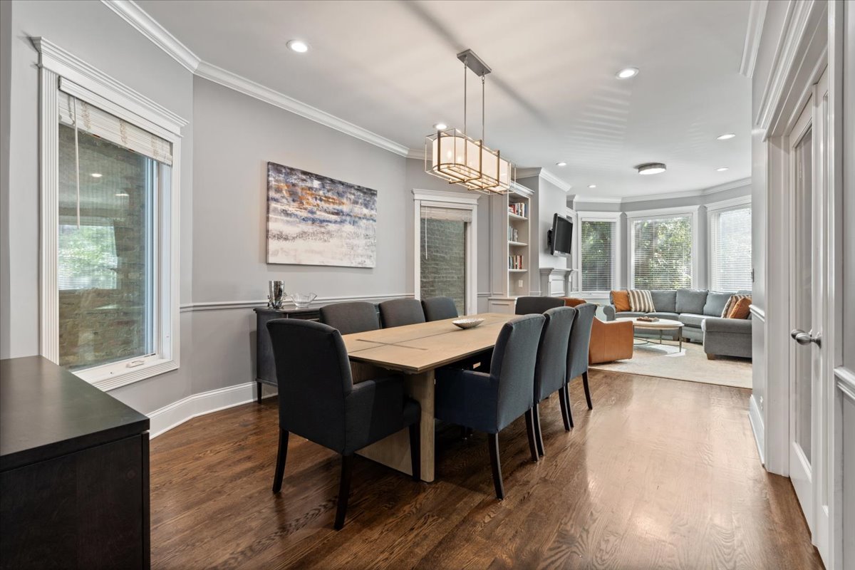 1134 W ADDISON St Chicago, IL 60613