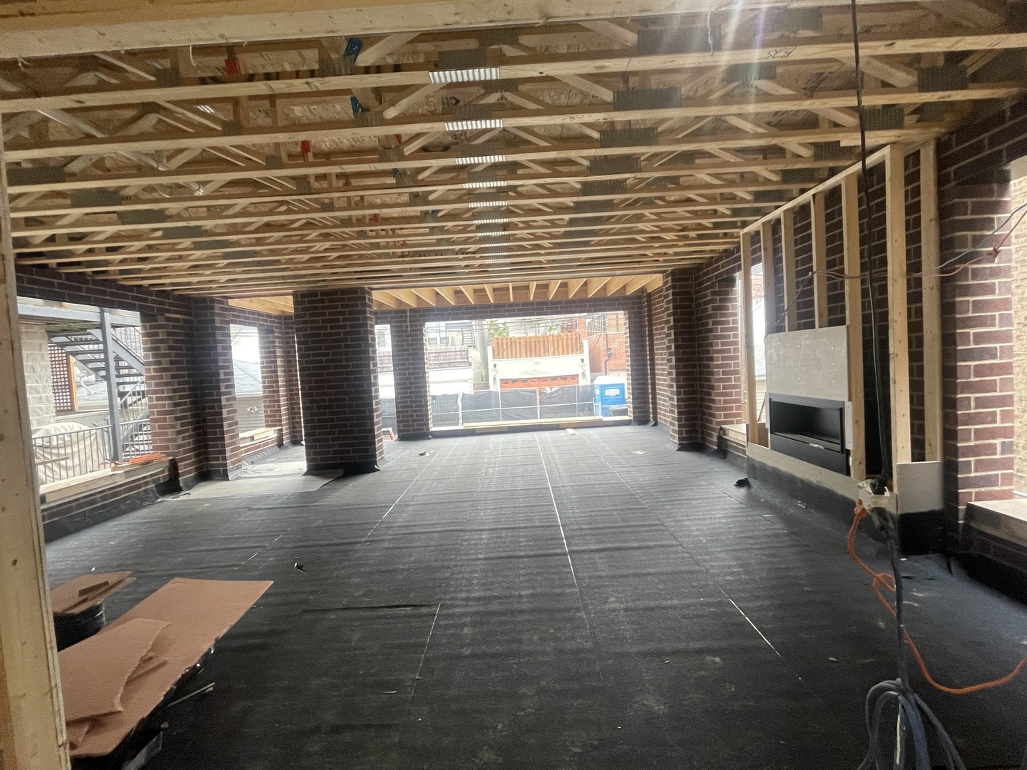 1509 W School St #1 Chicago, IL 60657