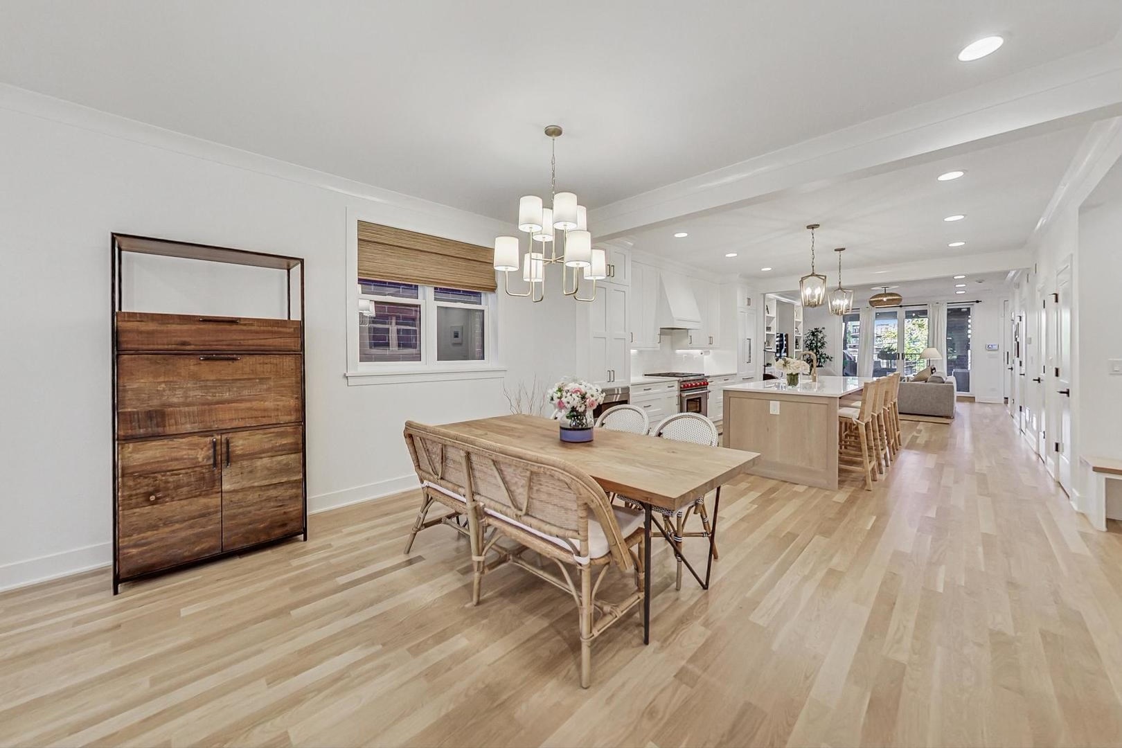 1509 W School St #1 Chicago, IL 60657