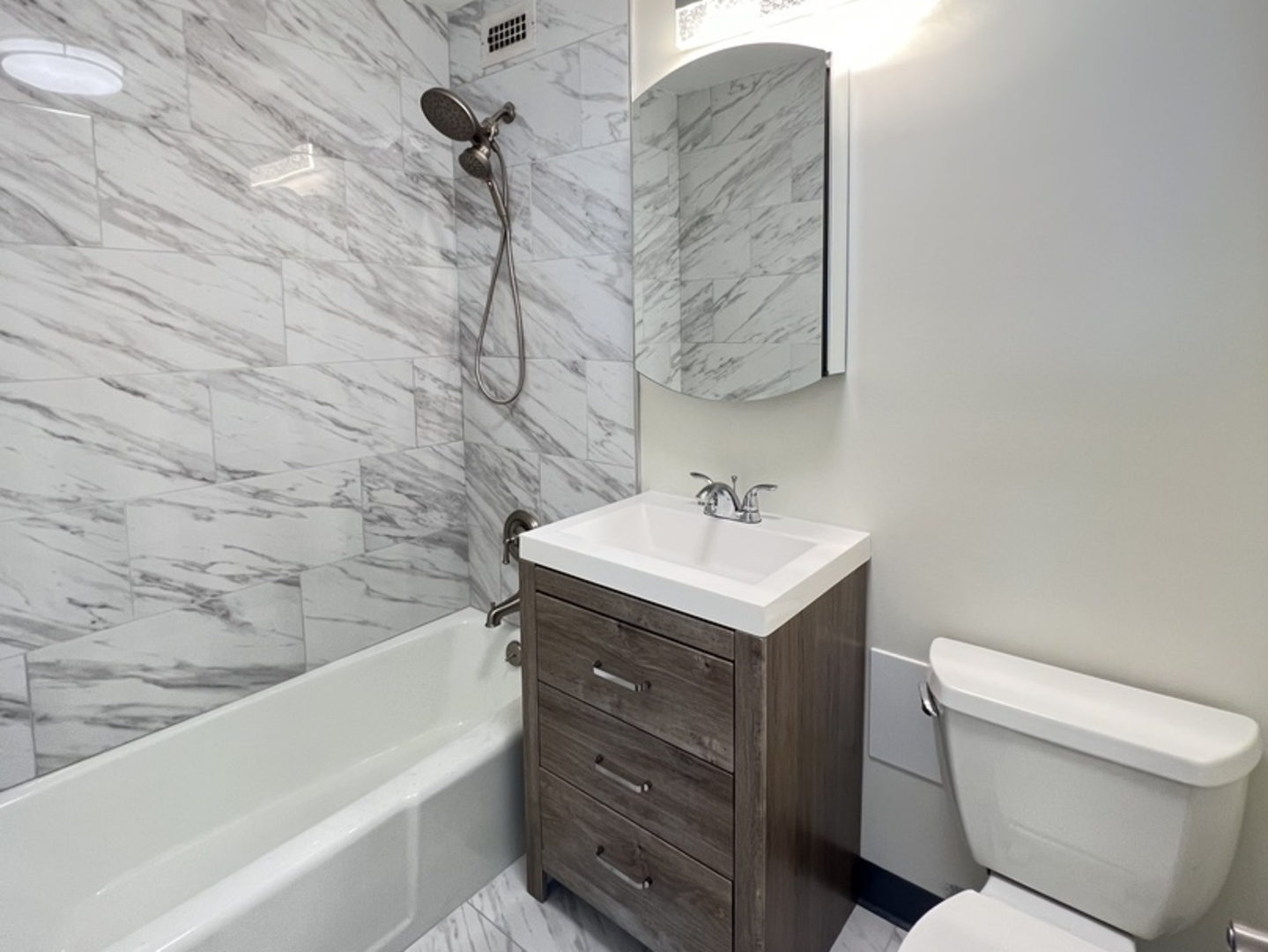 1700 E 56th St #1904 Chicago, IL 60637