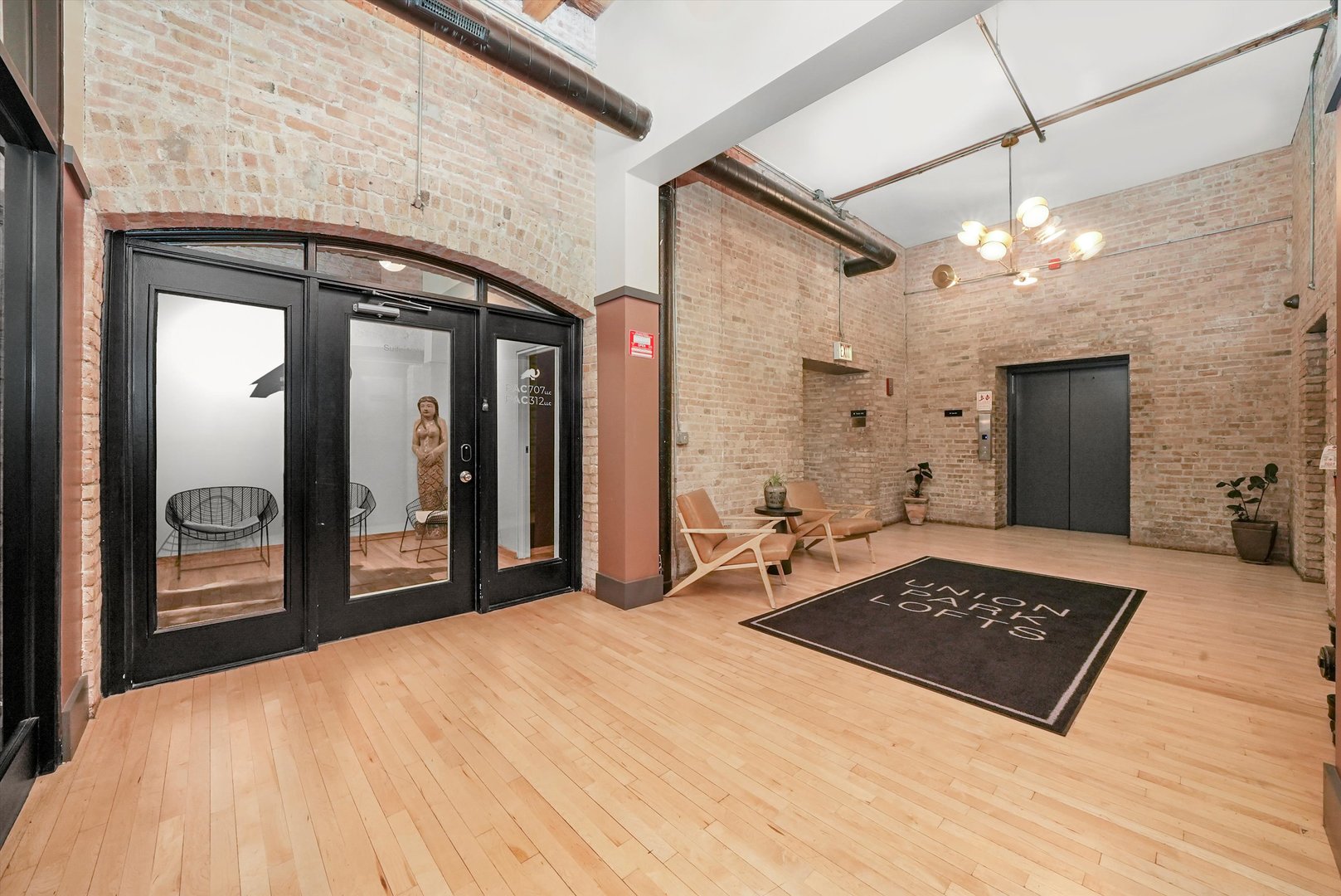 1327 W Washington Blvd #106 Chicago, IL 60607