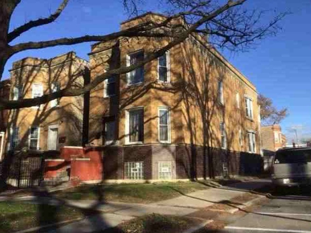 7027 S Calumet Ave Chicago, IL 60637