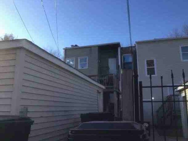 7027 S Calumet Ave Chicago, IL 60637