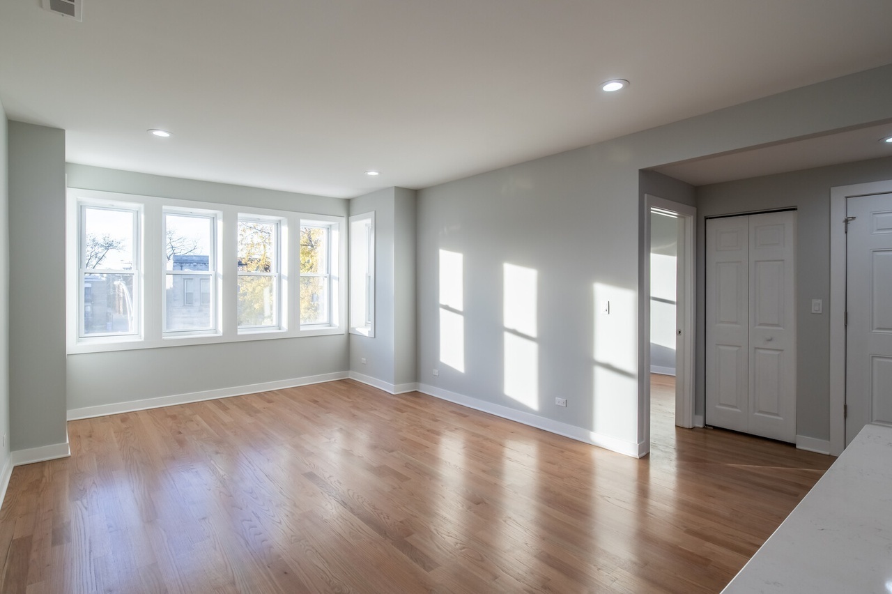 6647 S Saint Lawrence Ave #1 Chicago, IL 60637