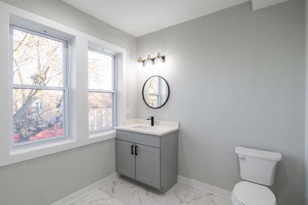 6647 S Saint Lawrence Ave #1 Chicago, IL 60637