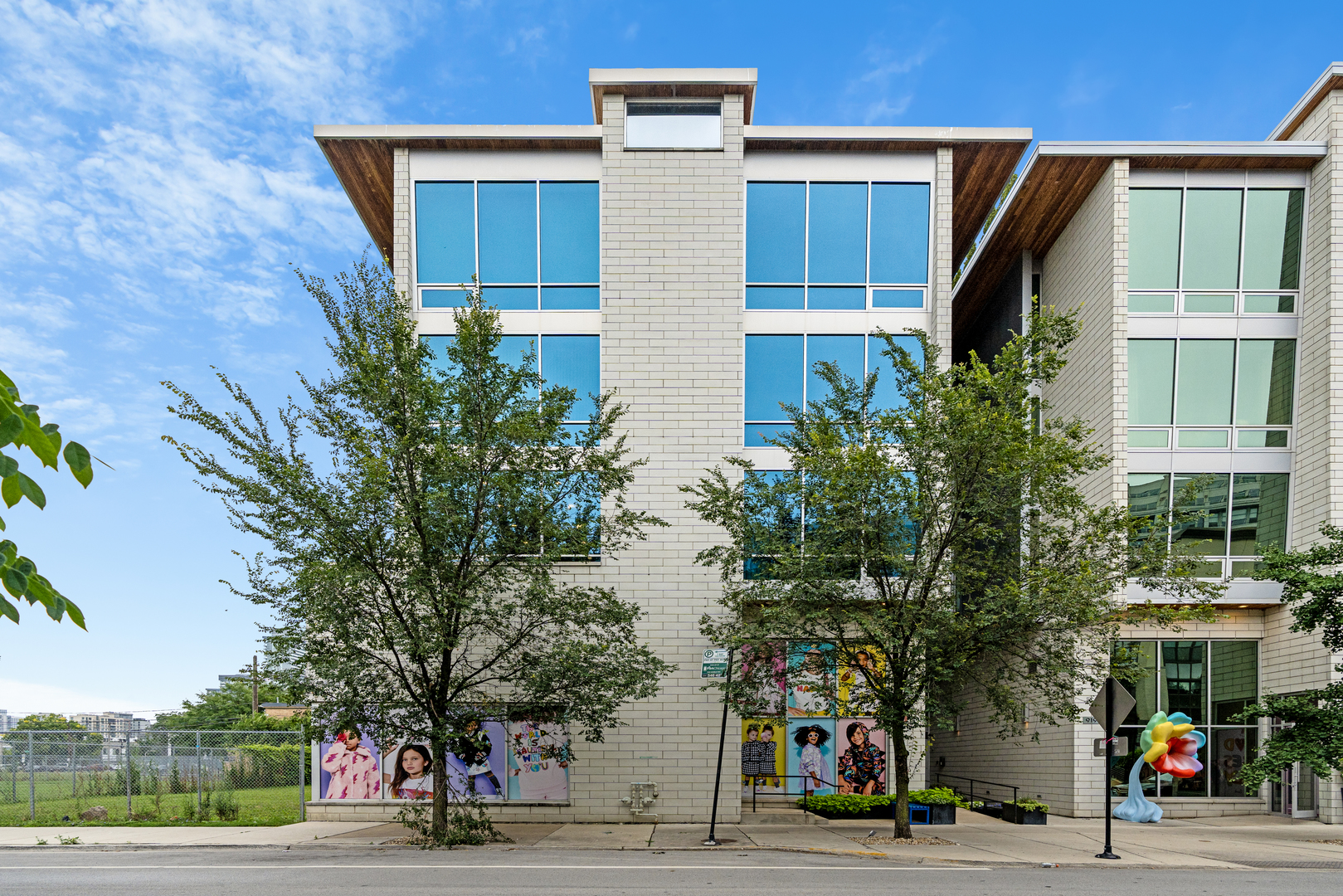 925 N Larrabee St #2S
