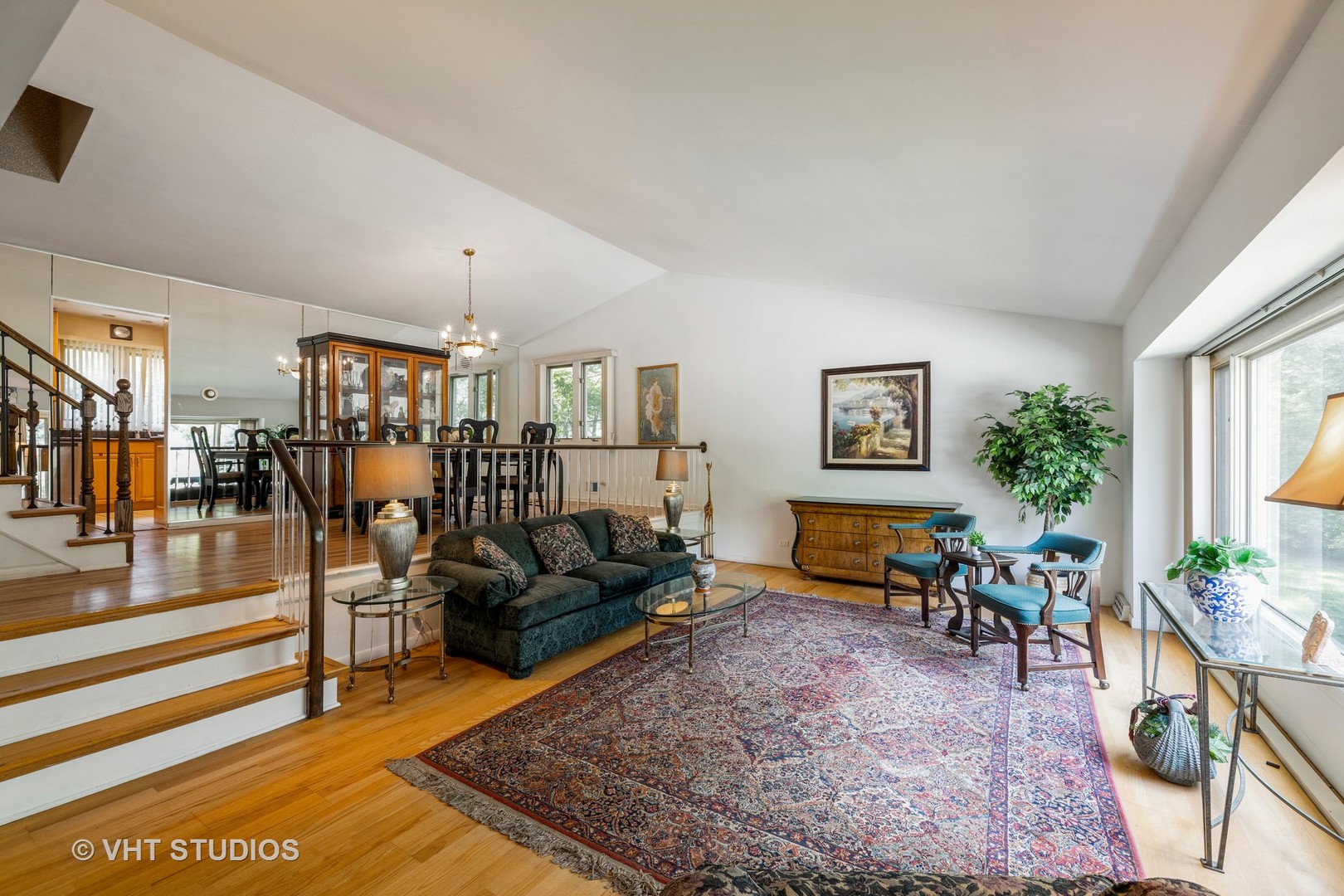 75 Eastwood Dr Deerfield, IL 60015