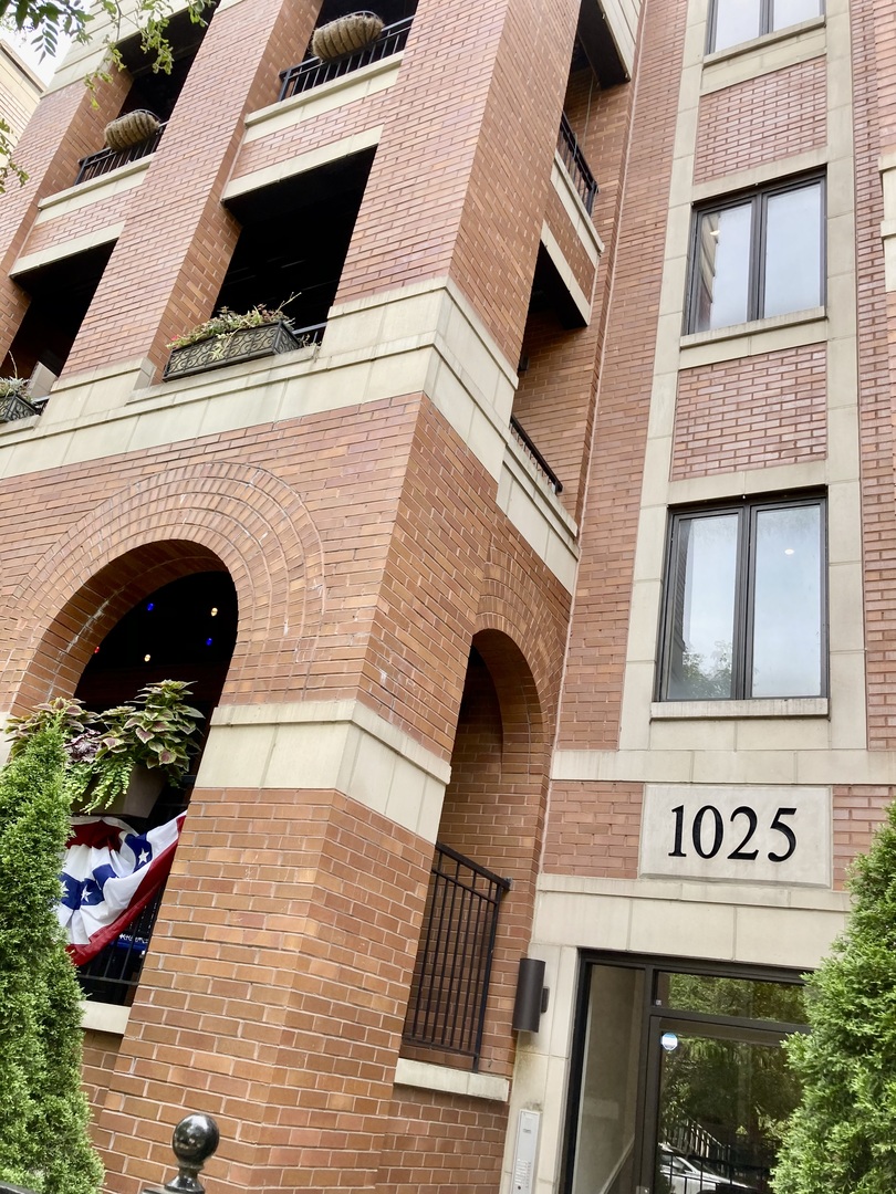 1025 W Monroe St #4W