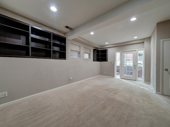 2340 W Moffat St Chicago, IL 60647