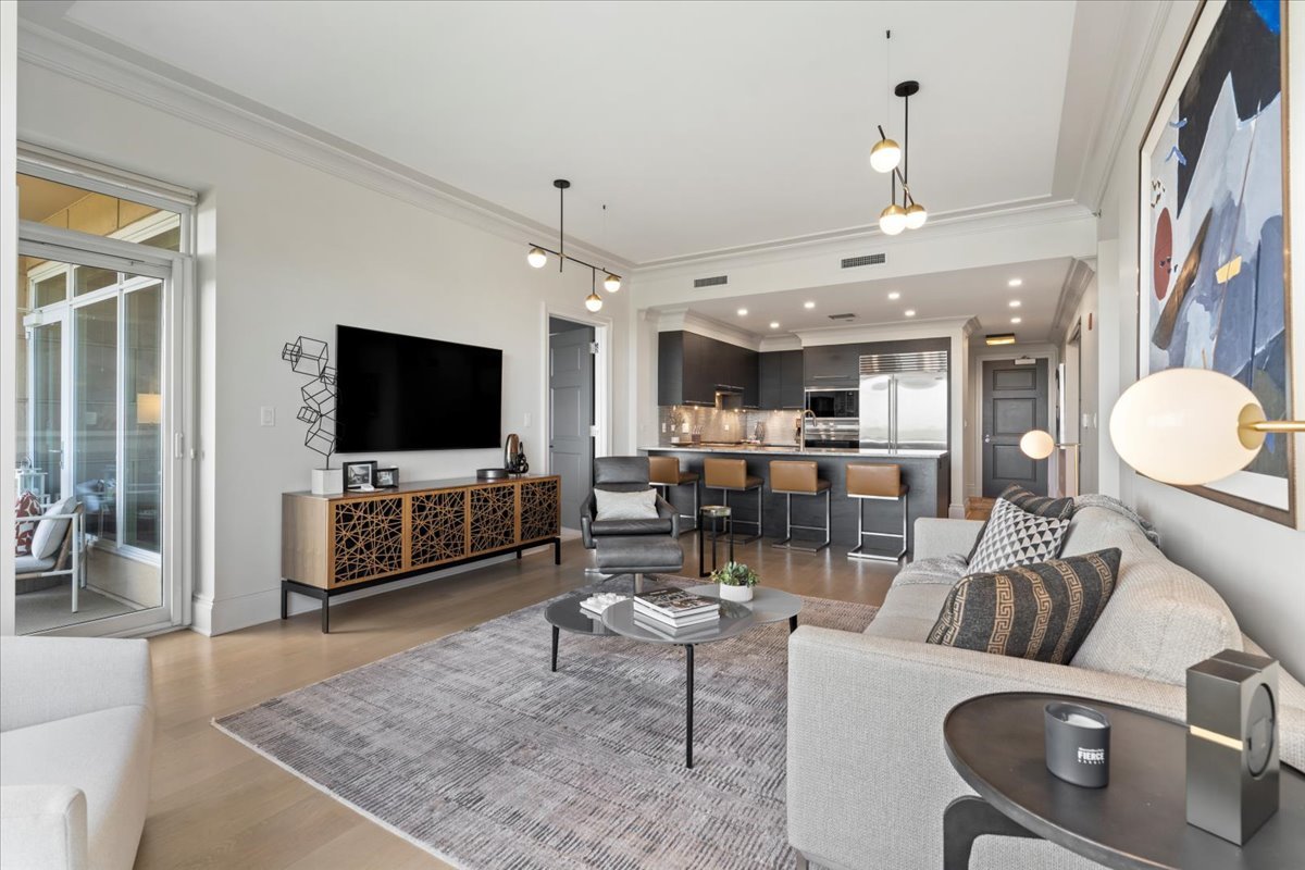 2550 N Lakeview Ave #S605 Chicago, IL 60614