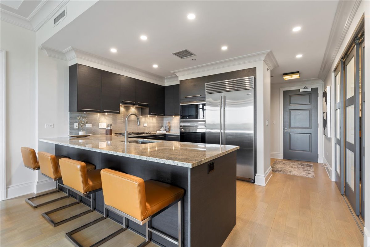 2550 N Lakeview Ave #S605 Chicago, IL 60614