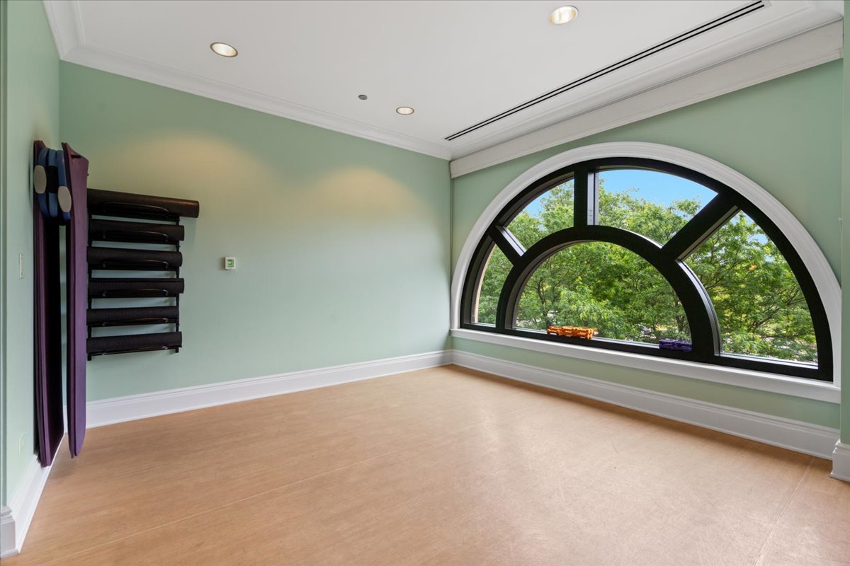 2550 N Lakeview Ave #S605 Chicago, IL 60614