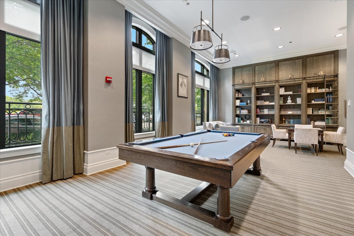 2550 N Lakeview Ave #S605 Chicago, IL 60614