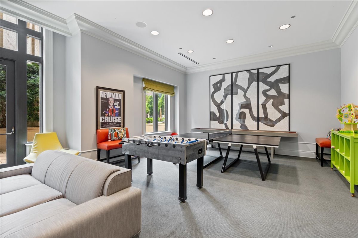 2550 N Lakeview Ave #S605 Chicago, IL 60614