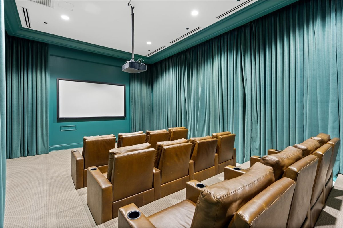 2550 N Lakeview Ave #S605 Chicago, IL 60614