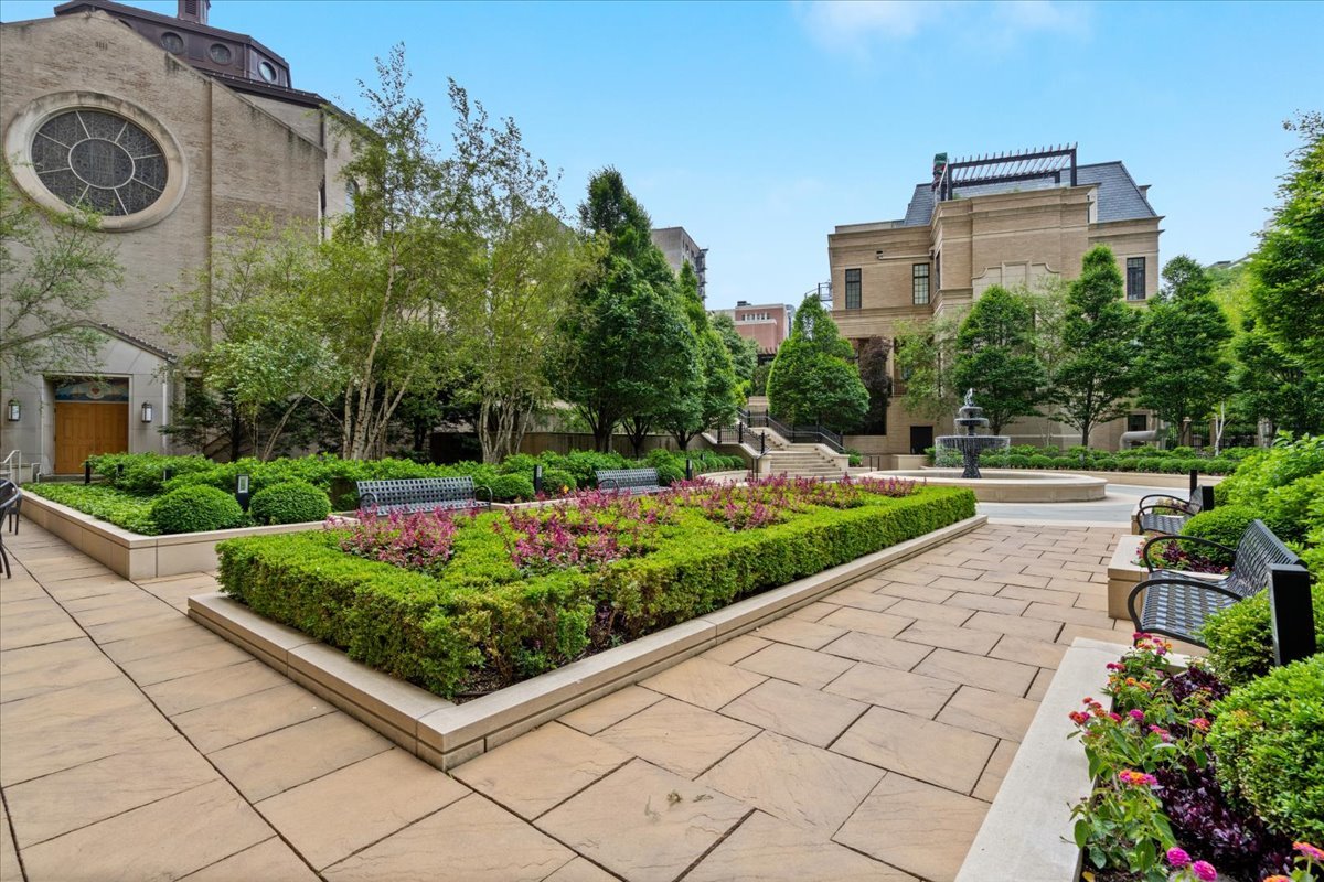 2550 N Lakeview Ave #S605 Chicago, IL 60614