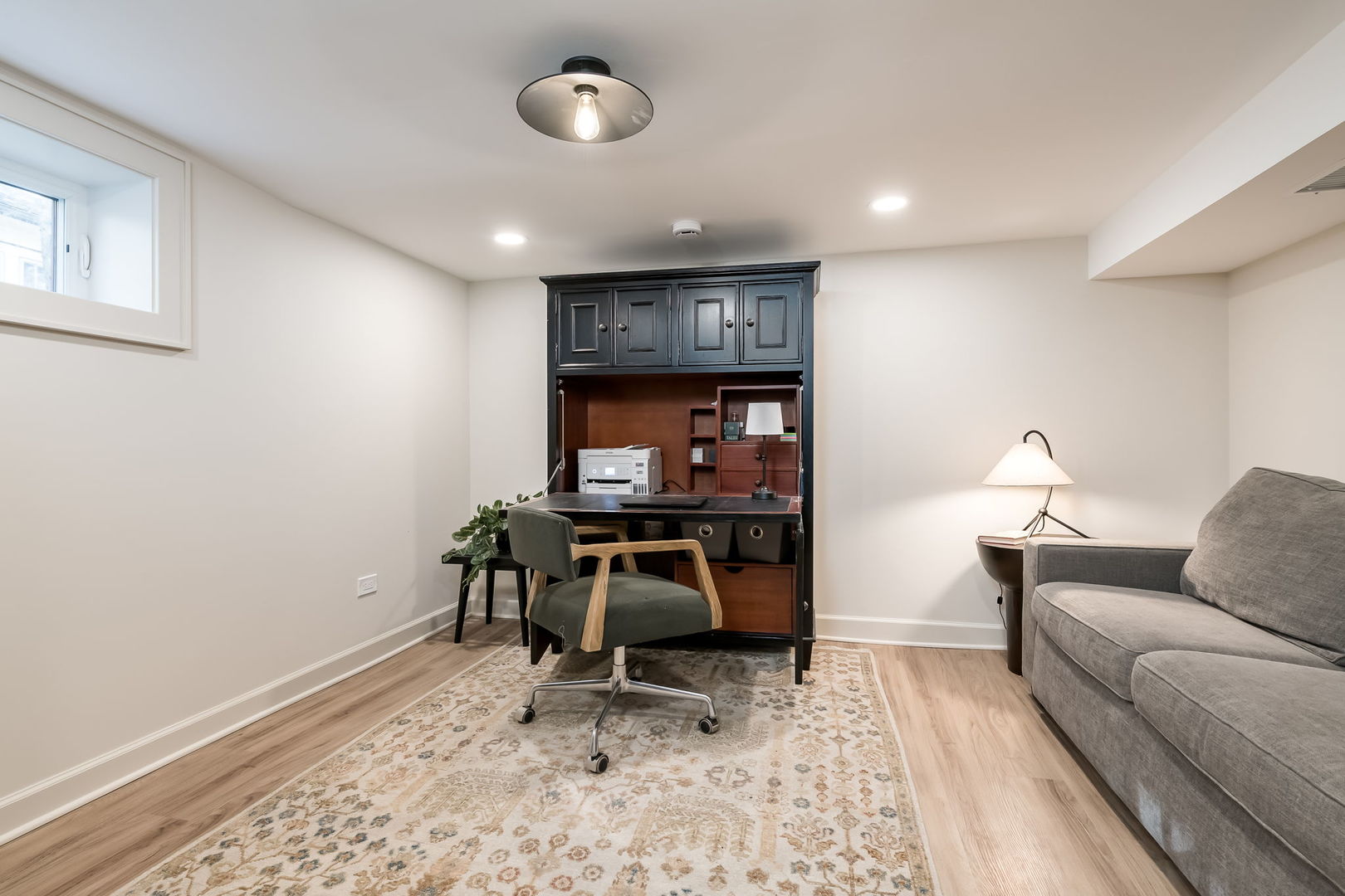 806 N Grv Ave Oak Park, IL 60302