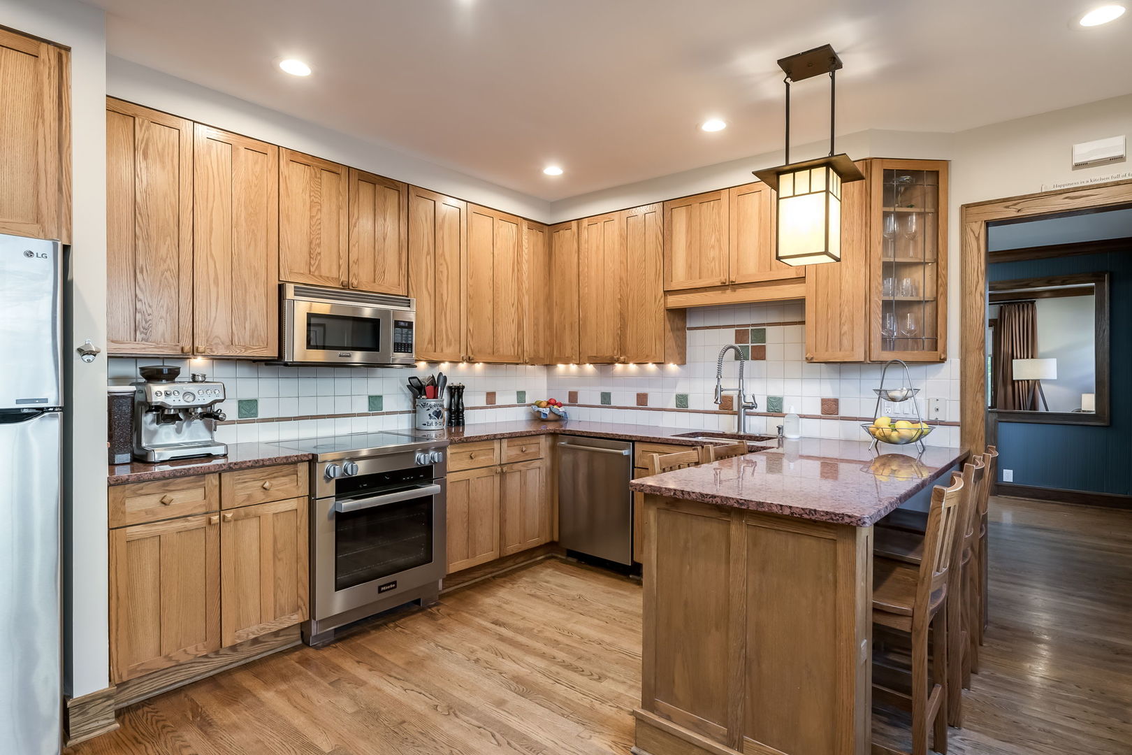 806 N Grv Ave Oak Park, IL 60302