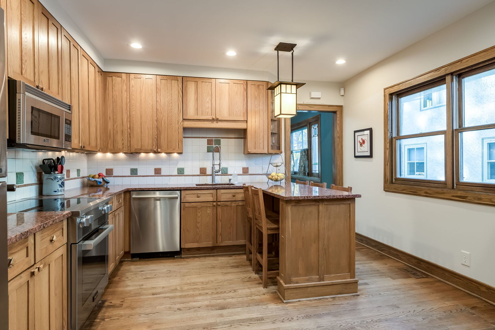 806 N Grv Ave Oak Park, IL 60302