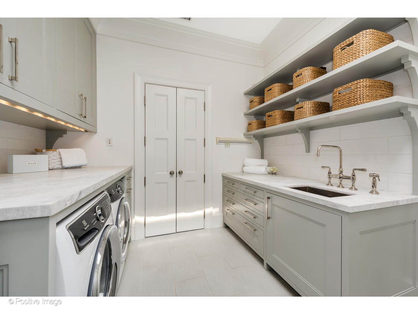 1853 N Burling St Chicago, IL 60614