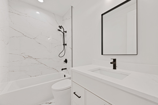 1404 W George St #PH Chicago, IL 60657