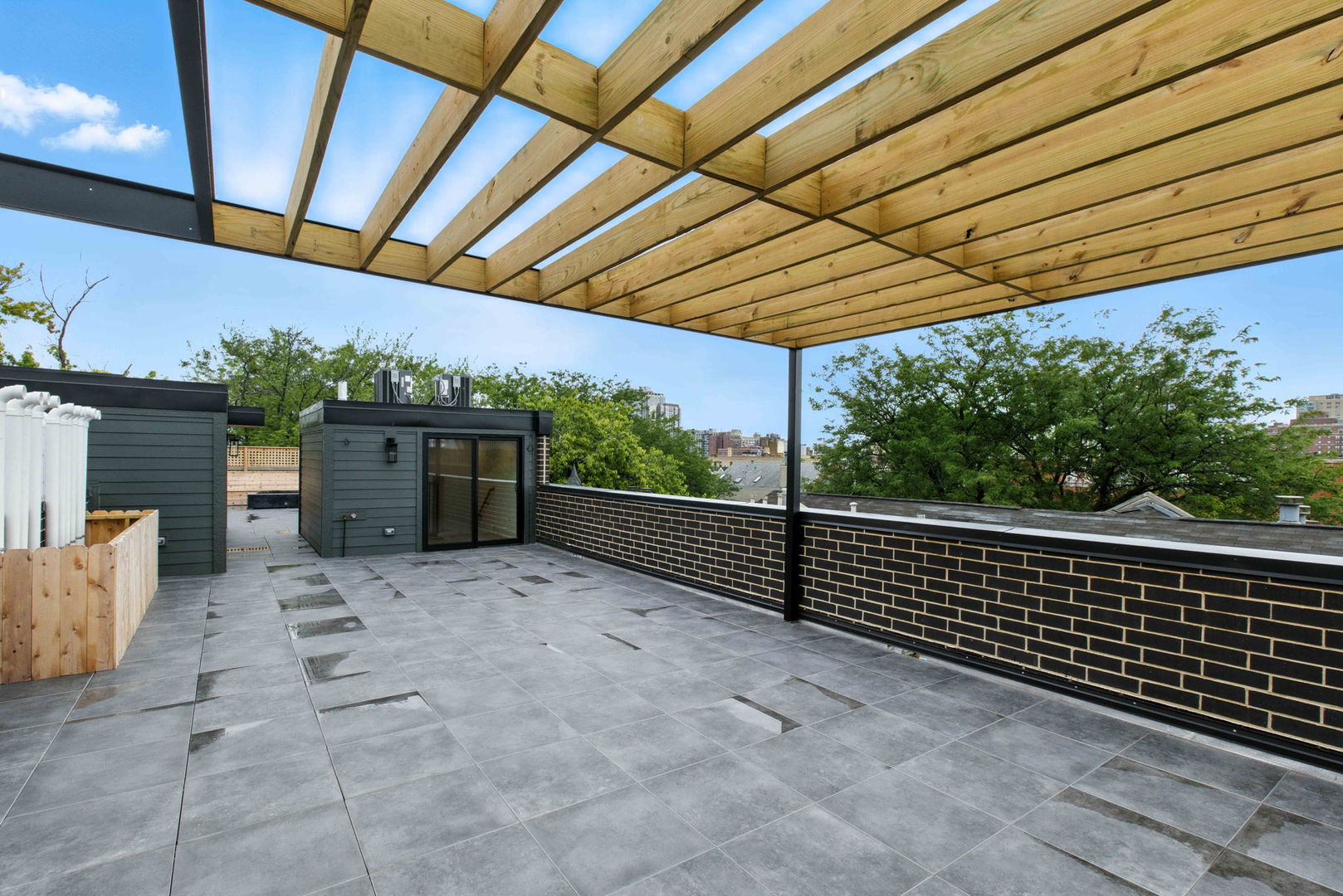 1404 W George St #PH Chicago, IL 60657