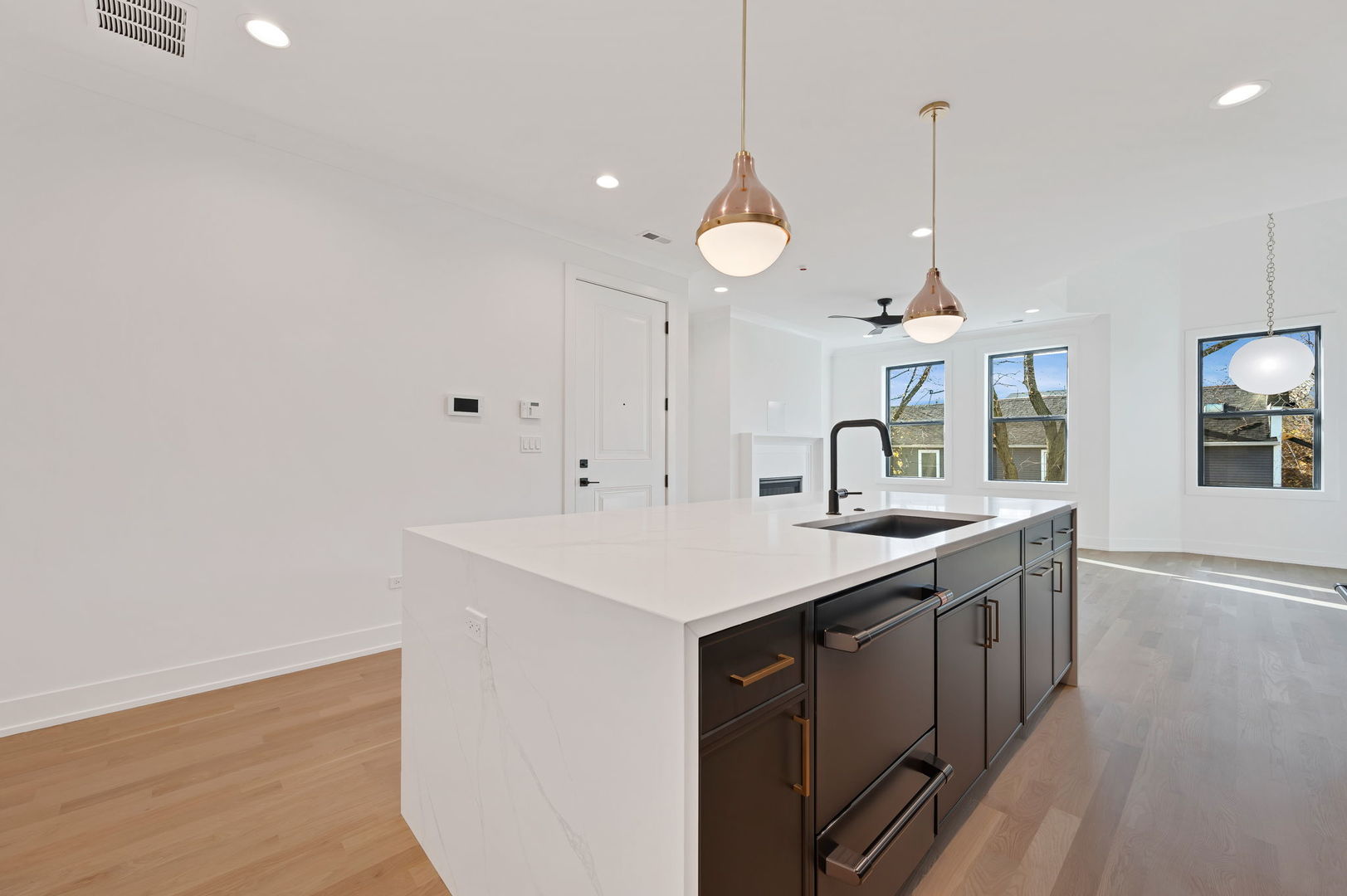 1404 W George St #PH Chicago, IL 60657