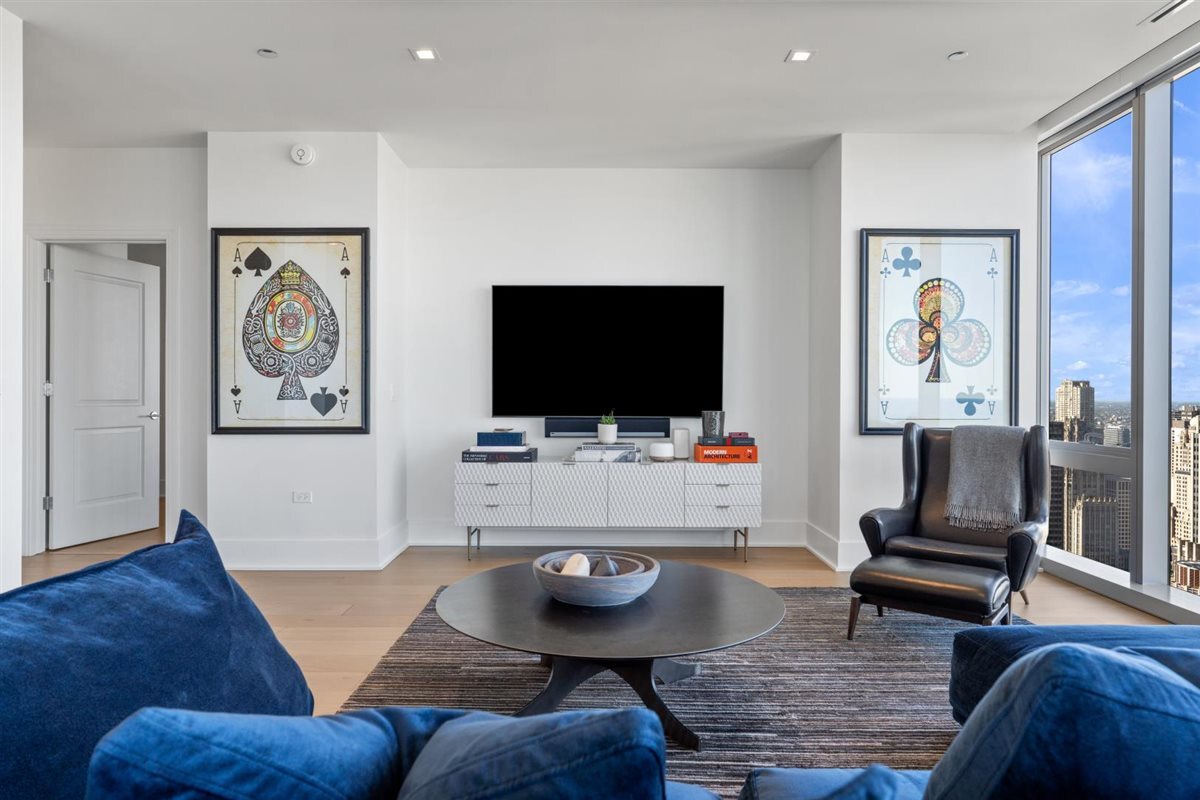 363 E Wacker Dr #4206 Chicago, IL 60601