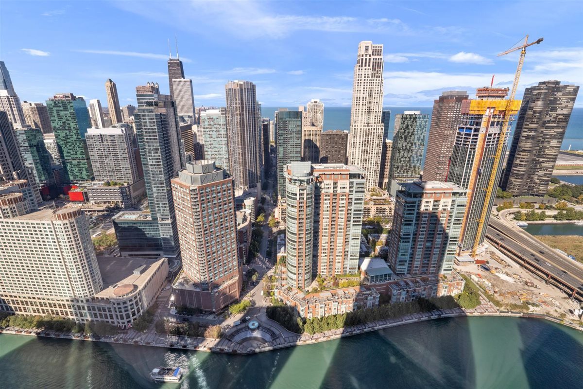 363 E Wacker Dr #4206 Chicago, IL 60601