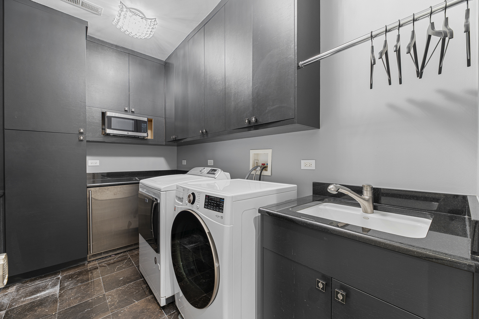 1755 Sunnyside Ave Highland Park, IL 60035