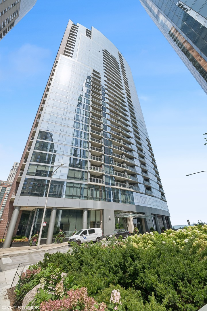 450 E Waterside Dr #1902